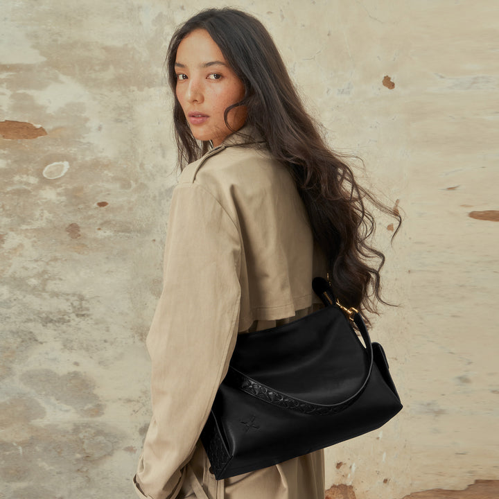 GIIM MII "Vientiane" Series Gabrielle Hobo Bag Vegetable-tanned leather