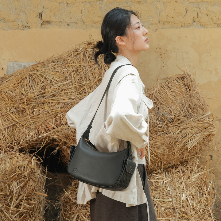 GIIM MII "Vientiane" SeriesHalf-moon bag, cowhide pillow bag single-shoulder cross-body bag  large-capacity soft bag